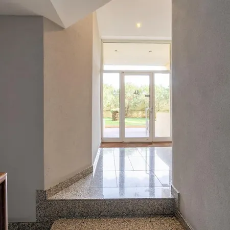 Host Wise - Stunning Modern Flat W Terrace Miramar Gaia * Vila Nova de Gaia