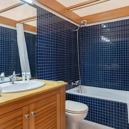 Host Wise - Stunning Modern Flat W Terrace Miramar Gaia * Vila Nova de Gaia