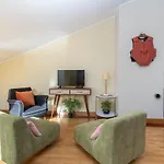Host Wise - Stunning Modern Flat W Terrace Miramar Gaia *