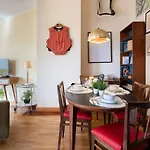 Host Wise - Stunning Modern Flat W Terrace Miramar Gaia Apartment *