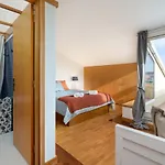 Host Wise - Stunning Modern Flat W Terrace Miramar Gaia Apartment *