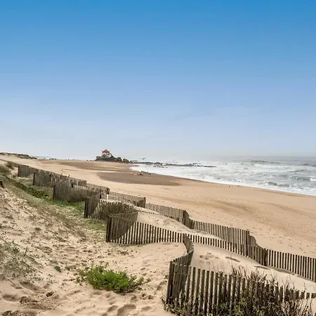 Host Wise - Stunning Modern Flat W Terrace Miramar Gaia * Vila Nova de Gaia