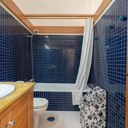 Host Wise - Stunning Modern Flat W Terrace Miramar Gaia Apartament