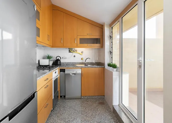Διαμέρισμα Host Wise - Stunning Modern Flat W Terrace Miramar Gaia *